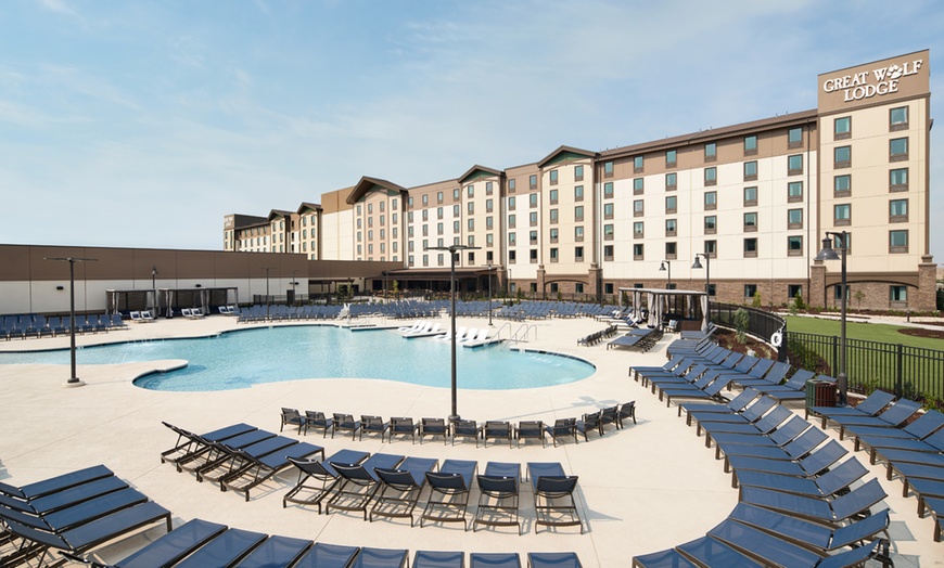Image 5: Great Wolf Lodge Water Park Resort near San Francisco