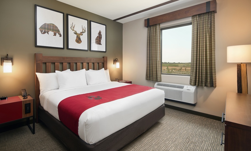 Image 13: Great Wolf Lodge Water Park Resort near San Francisco